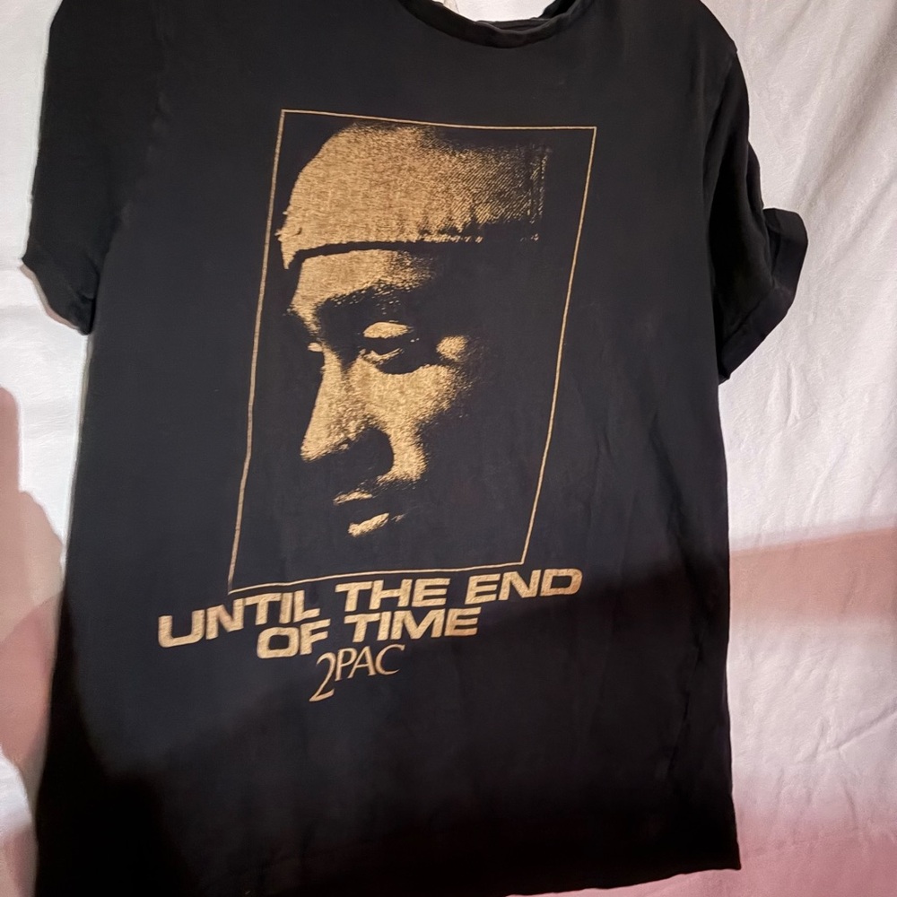 TUPAC S SHAKUR Black Graphic Short-Sleeve Tee with Gold Print